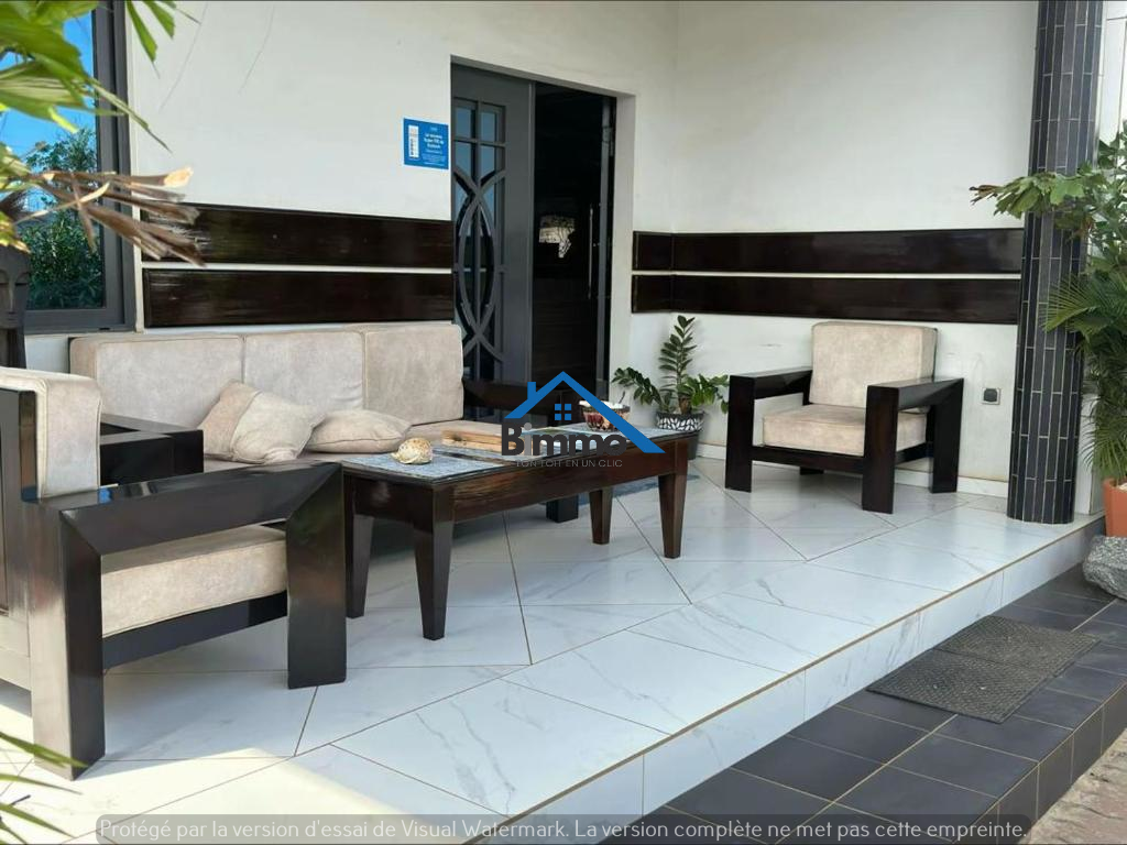 Suite Grand Espace avec Terrasse – Votre panorama privé sur tout Ouidah