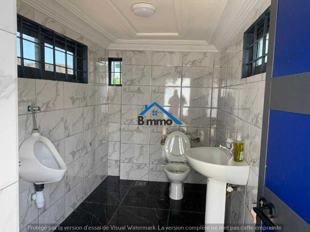 Suite Grand Espace avec Terrasse – Votre panorama privé sur tout Ouidah